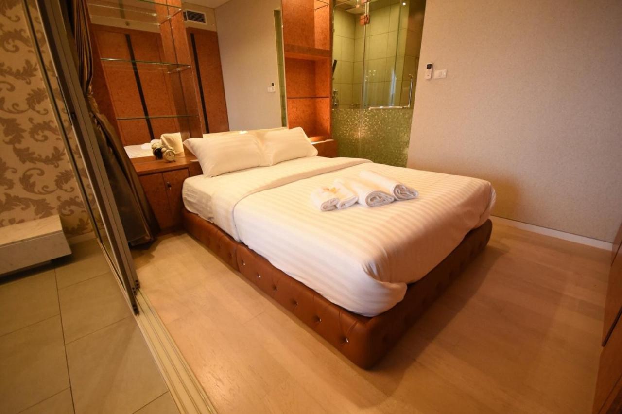 Boonrumpa Accommodation Bangkok Bagian luar foto